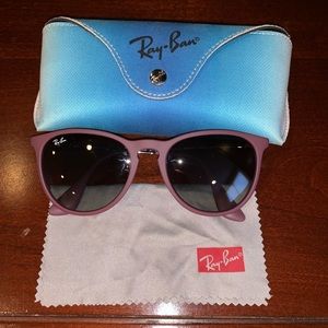 NEVER WORN ERIKA RAYBAN’S!!!